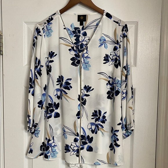 JM Collection Tops - JM Collection Blue Floral Blouse Size L